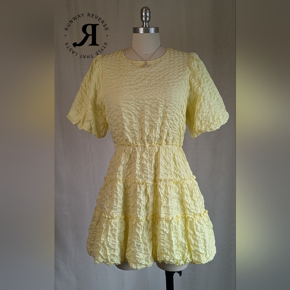 Storia Yellow Puffy Sleeve Seersucker Balloon Hem Dress - Picture 2 of 6